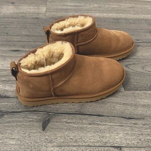 UGG Ultra Mini - chestnut color - NWOT - Size 9